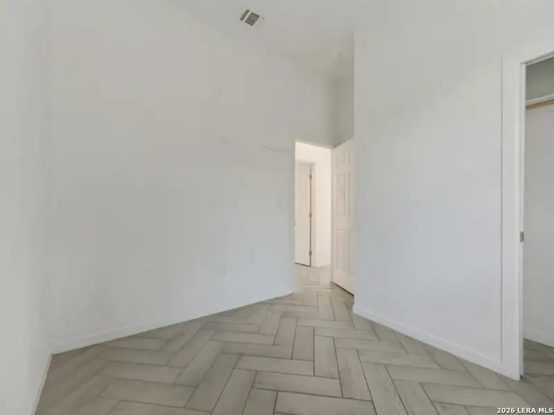 Spacious, unfurnished interior of a new home in , San Antonio (Image 19).