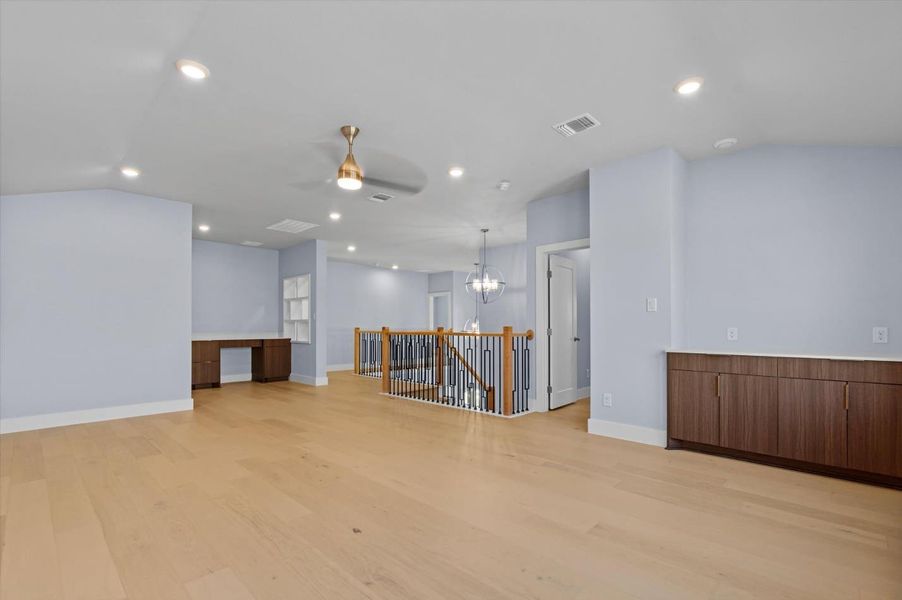 Spacious, unfurnished interior of a new home in , Round Rock (Image 18).