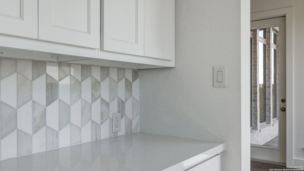 Close-up of interior finishes inside a home in Haby Hill 60', San Antonio (Image 20).