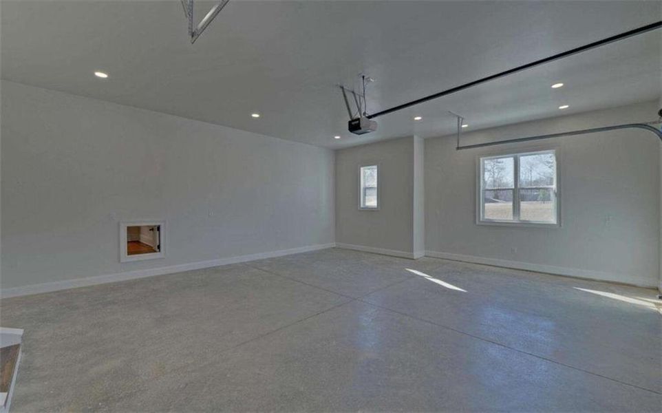 Spacious, unfurnished interior of a new home in , Clarkesville (Image 71).