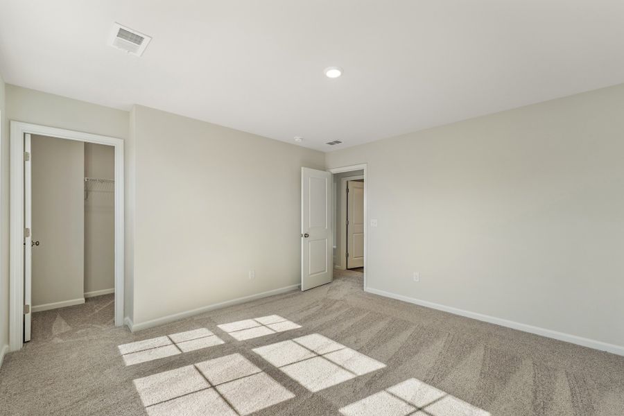 Spacious, unfurnished interior of a new home in Mayfair Village, Spartanburg (Image 29).