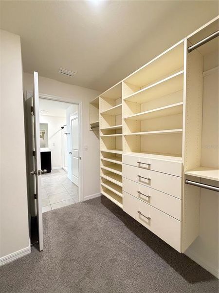 Spacious, unfurnished interior of a new home in Deer Path, Ocala (Image 24).