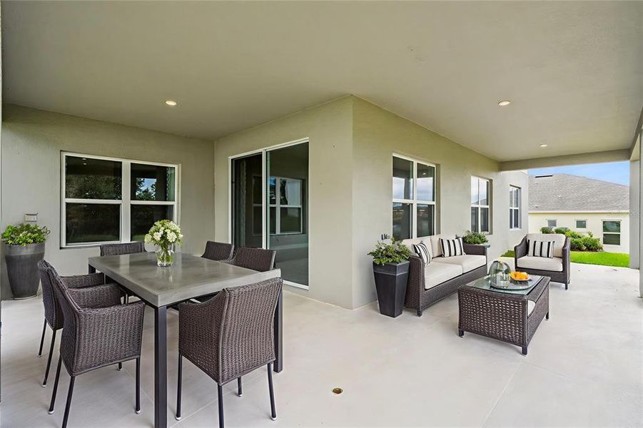 Furnished interior view inside a new home in Bella Terra, Clermont (Image 9). Furnished interior view inside a new home in Bella Terra, Clermont (Image 9).