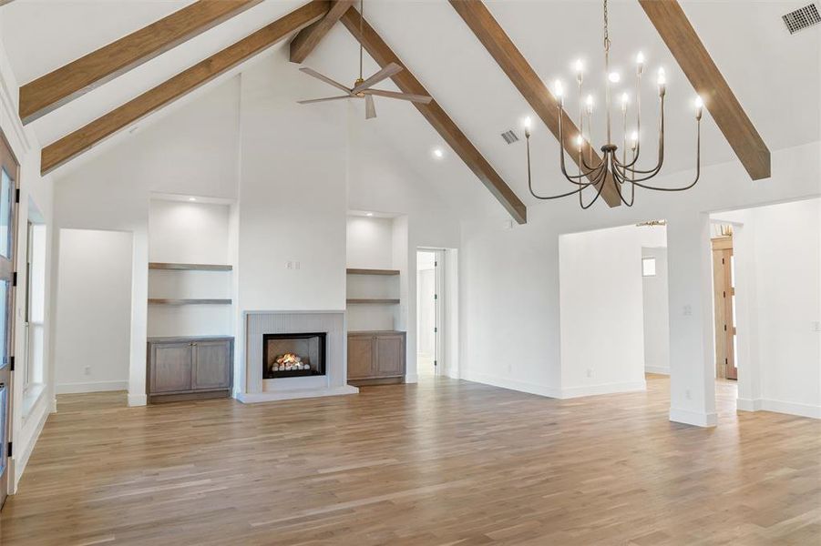 Spacious, unfurnished interior of a new home in , Weatherford (Image 23).