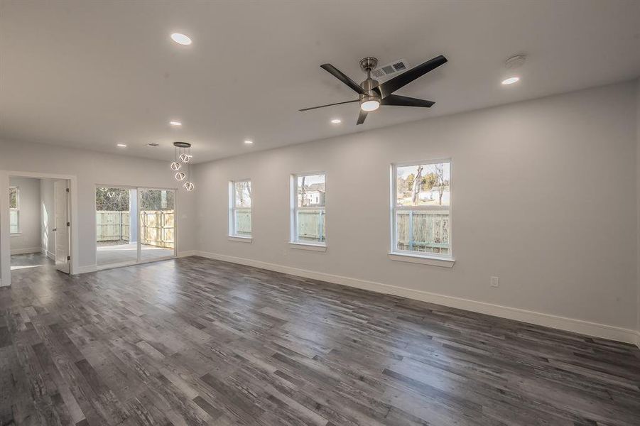 Spacious, unfurnished interior of a new home in , Dallas (Image 28). Spacious, unfurnished interior of a new home in , Dallas (Image 28).