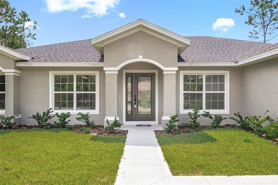 Exterior details and patio area of a home in , Palm Coast (Image 3).