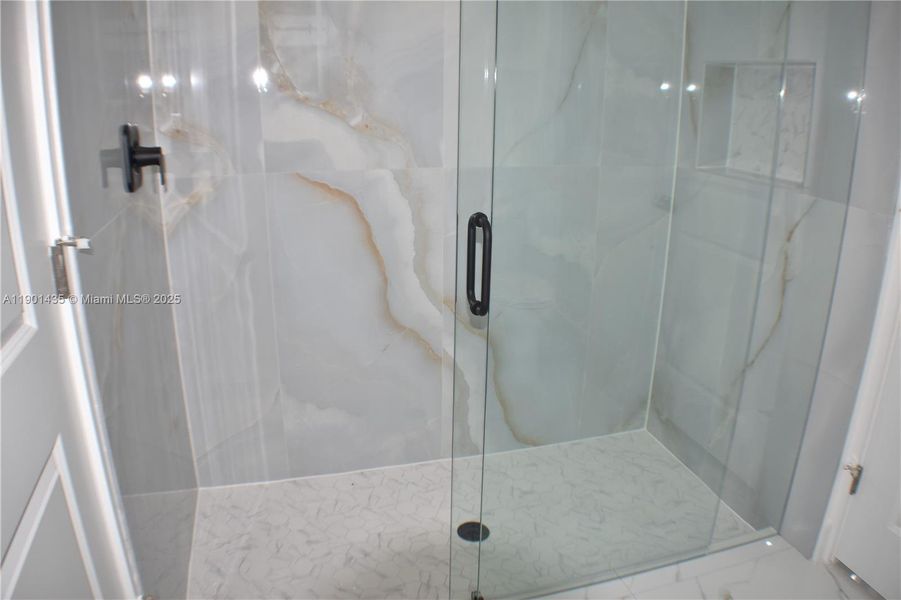 Image 18 of a home in .