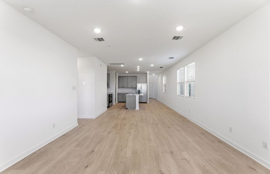 Spacious, unfurnished interior of a new home in Sonterra, Jarrell (Image 47).