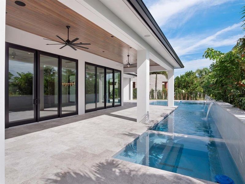 Exterior details and patio area of a home in , Orlando (Image 29).