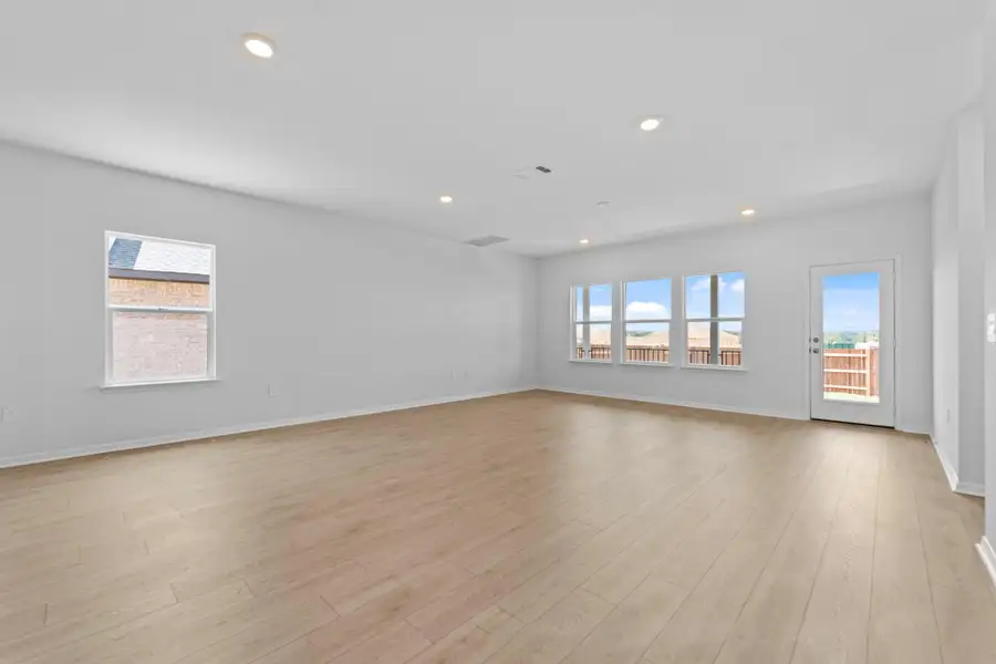 Spacious, unfurnished interior of a new home in Palomino, Manor (Image 16).