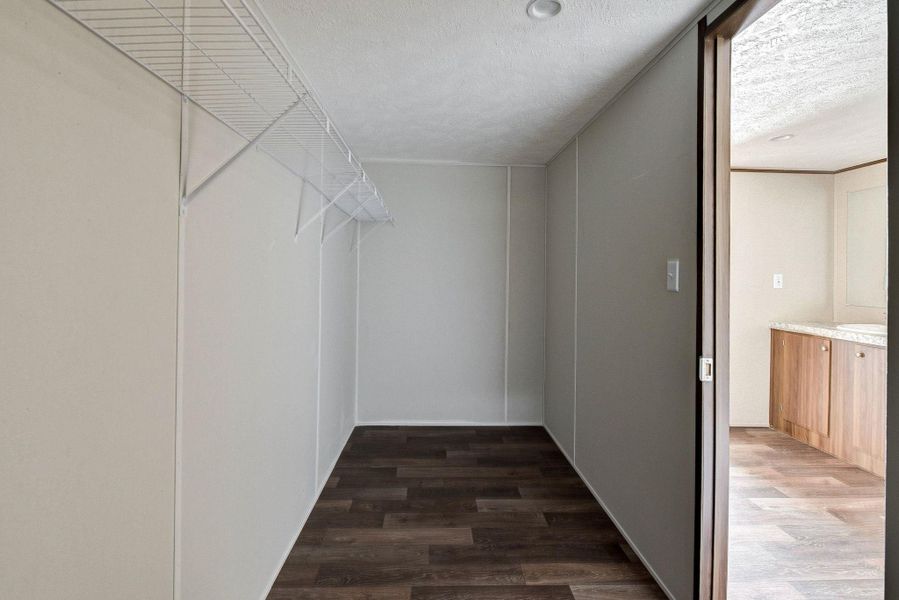 Spacious, unfurnished interior of a new home in , Santa Fe (Image 28).