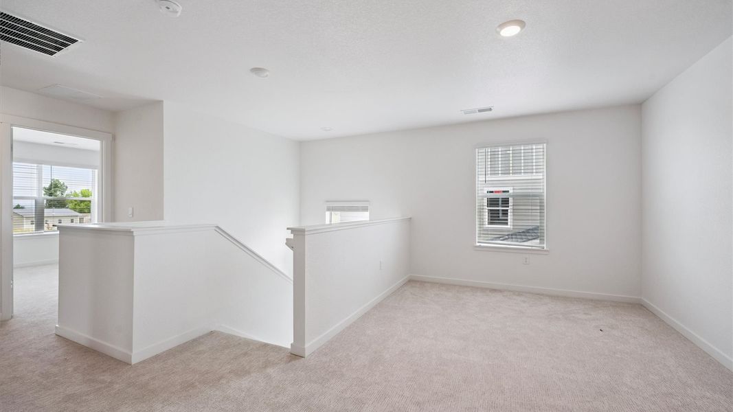 Spacious, unfurnished interior of a new home in Hansen Farm, Fort Collins (Image 15).