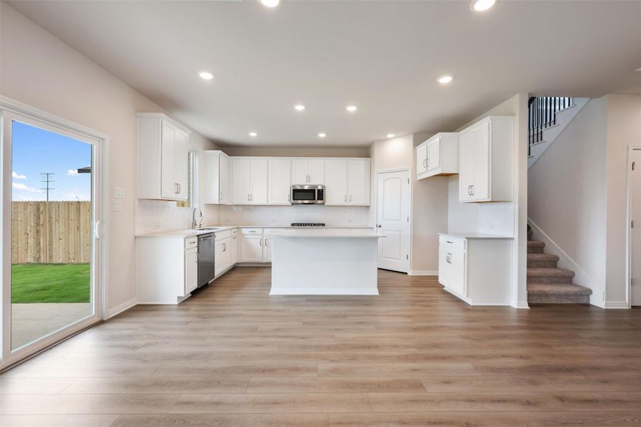 Representative images and renderings are for illustrative purposes. Actual structural options and design finishes of home may vary.