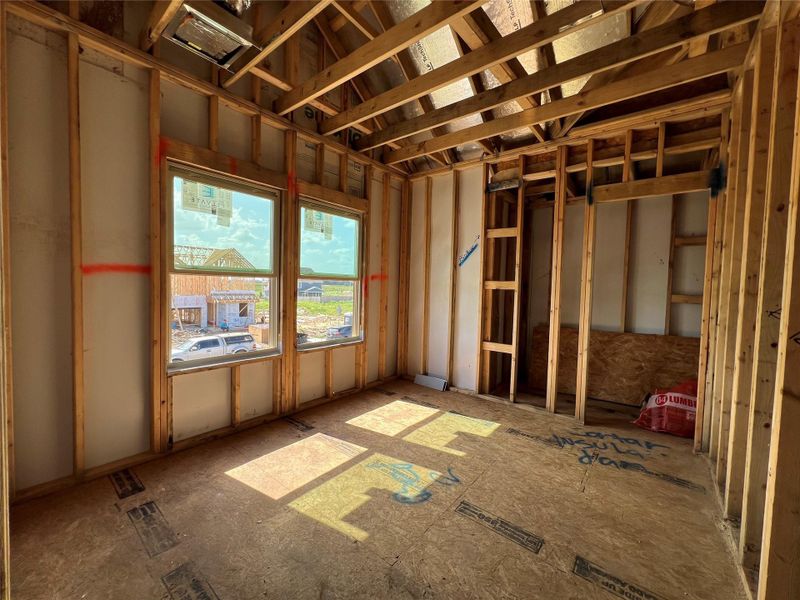 Spacious, unfurnished interior of a new home in Rolling Glen, Hutto (Image 12).