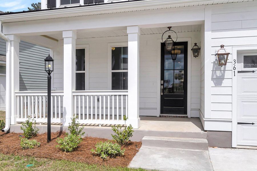 Exterior details and patio area of a home in Phillips Crossing, Ridgeville (Image 3).