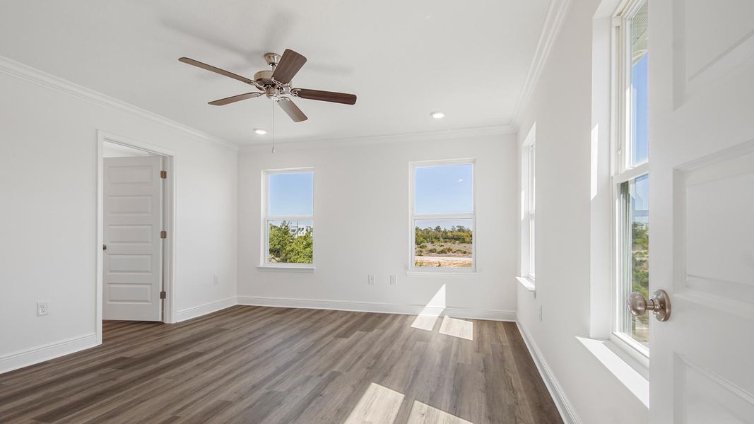 Spacious, unfurnished interior of a new home in Sanctuary Beach, Panama City Beach (Image 22).