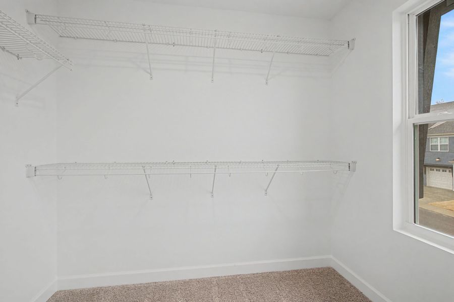 Spacious, unfurnished interior of a new home in Oxford Station, Gallatin (Image 35).