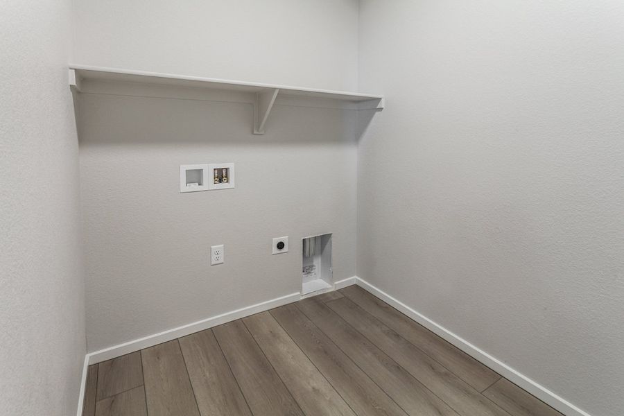 Spacious, unfurnished interior of a new home in Prairie Song, Windsor (Image 33).