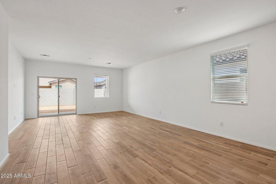 4-web-or-mls-W Kenner Dr-S0509-004