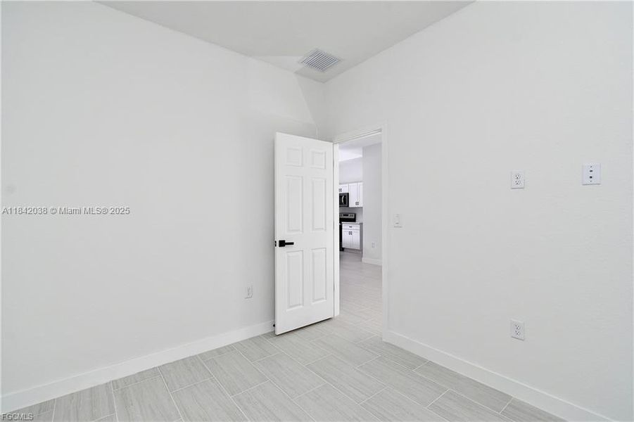 Spacious, unfurnished interior of a new home in , Lehigh Acres (Image 26).