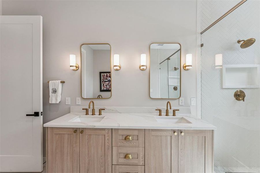 Furnished interior view inside a new home in , Orlando (Image 7).
