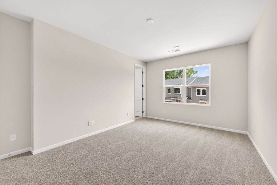 Spacious, unfurnished interior of a new home in Amplitude, Charlotte (Image 30).