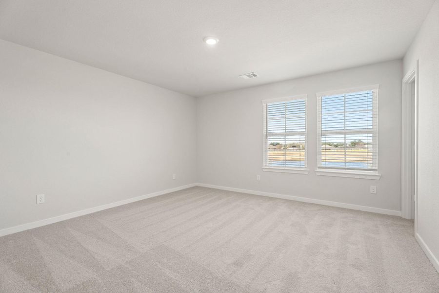 Spacious, unfurnished interior of a new home in Trails at Woodhaven, La Marque (Image 27).