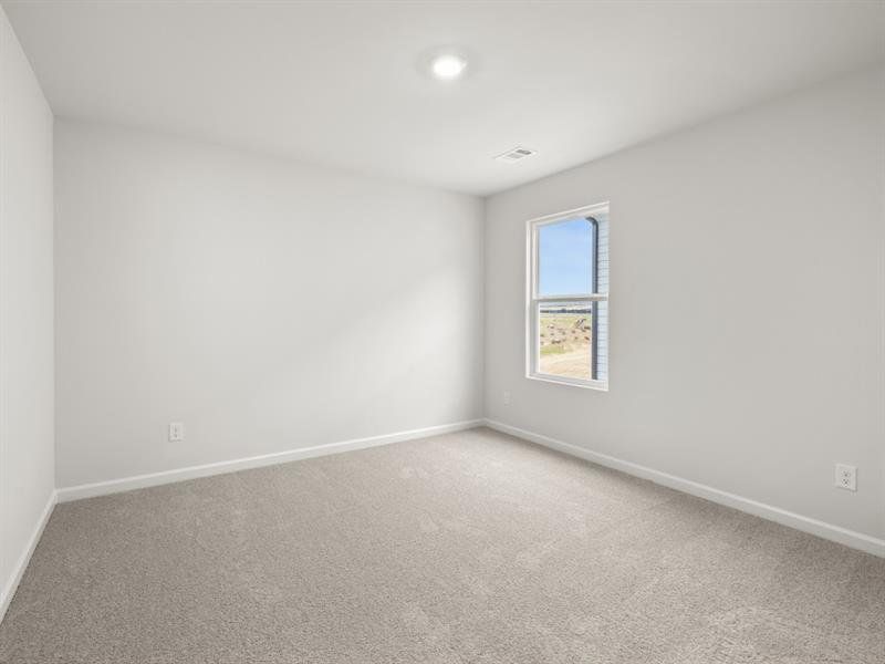 Spacious, unfurnished interior of a new home in Lost Creek, Dallas (Image 48).
