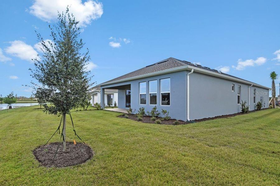 Exterior details of a home in Ardisia Park, New Smyrna Beach (Image 4).