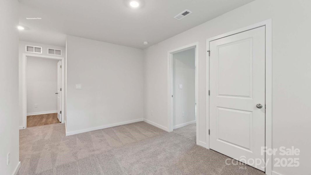 Spacious, unfurnished interior of a new home in Clark Creek Landing, Lincolnton (Image 9).