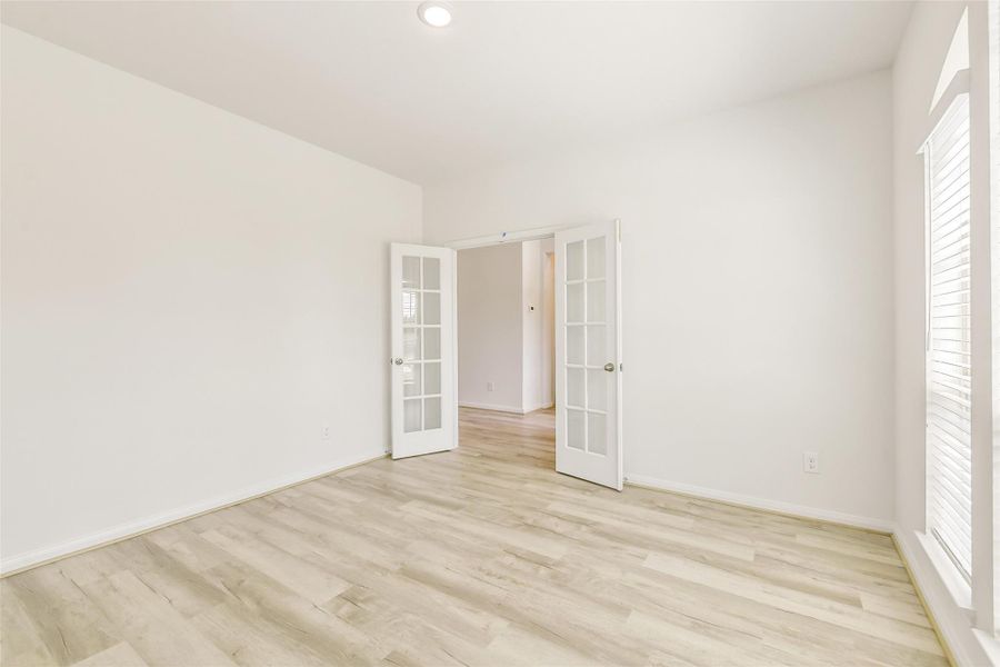 Spacious, unfurnished interior of a new home in Stone Creek Ranch, Hockley (Image 36). Spacious, unfurnished interior of a new home in Stone Creek Ranch, Hockley (Image 36).