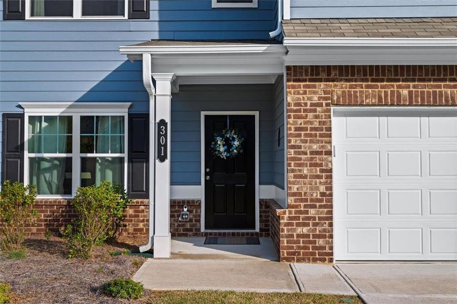 Exterior details and patio area of a home in Garrett Preserve, Hiram (Image 4).