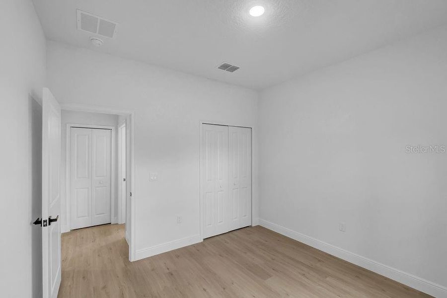Spacious, unfurnished interior of a new home in , Ocala (Image 29).