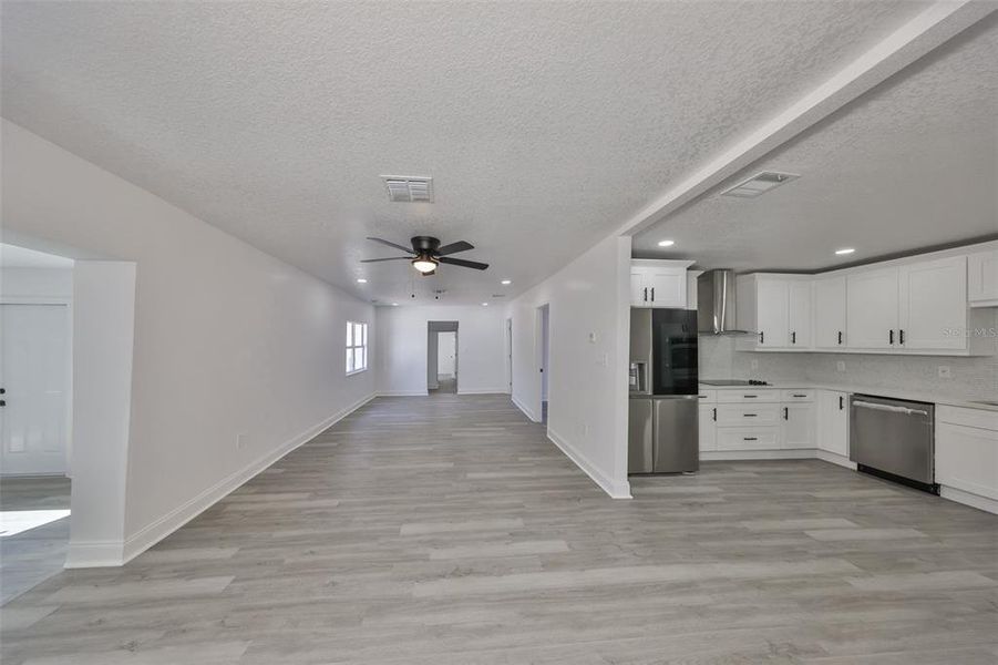 Spacious, unfurnished interior of a new home in , Tampa (Image 39). Spacious, unfurnished interior of a new home in , Tampa (Image 39).