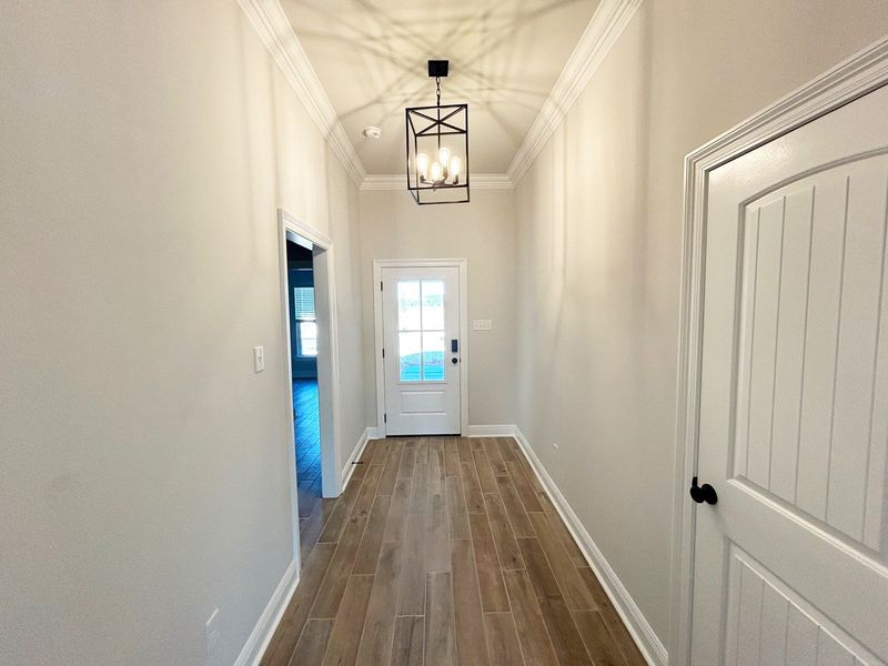 Spacious, unfurnished interior of a new home in Natureview, Freeport (Image 10).