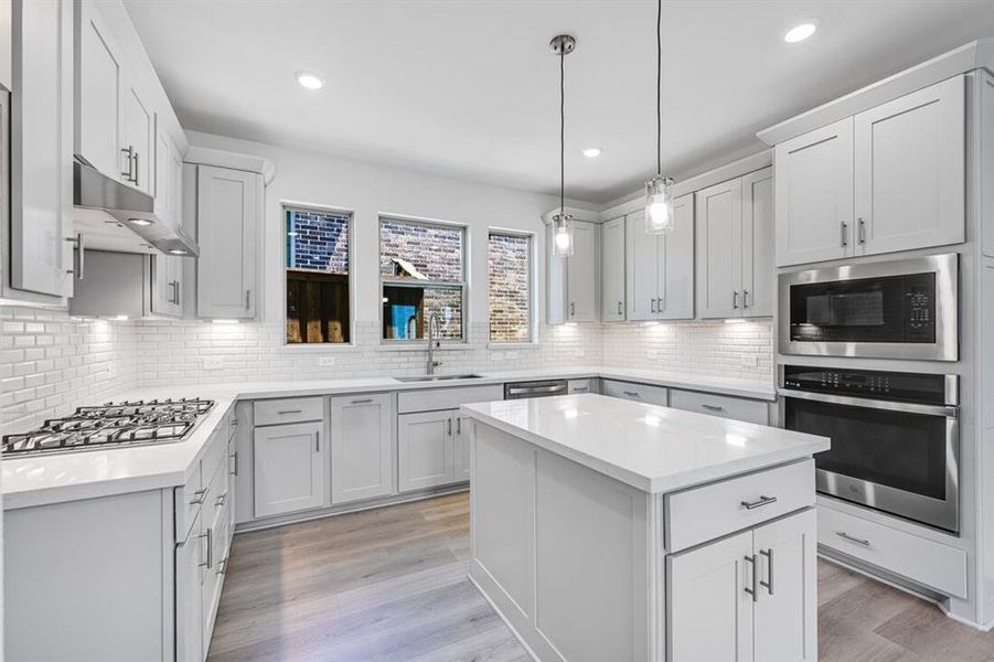 Furnished interior view inside a new home in Stoneridge, Melissa (Image 10). Furnished interior view inside a new home in Stoneridge, Melissa (Image 10).