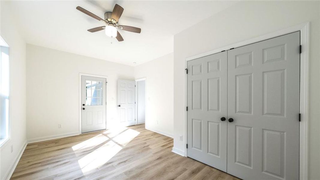 Spacious, unfurnished interior of a new home in , Temple (Image 31).
