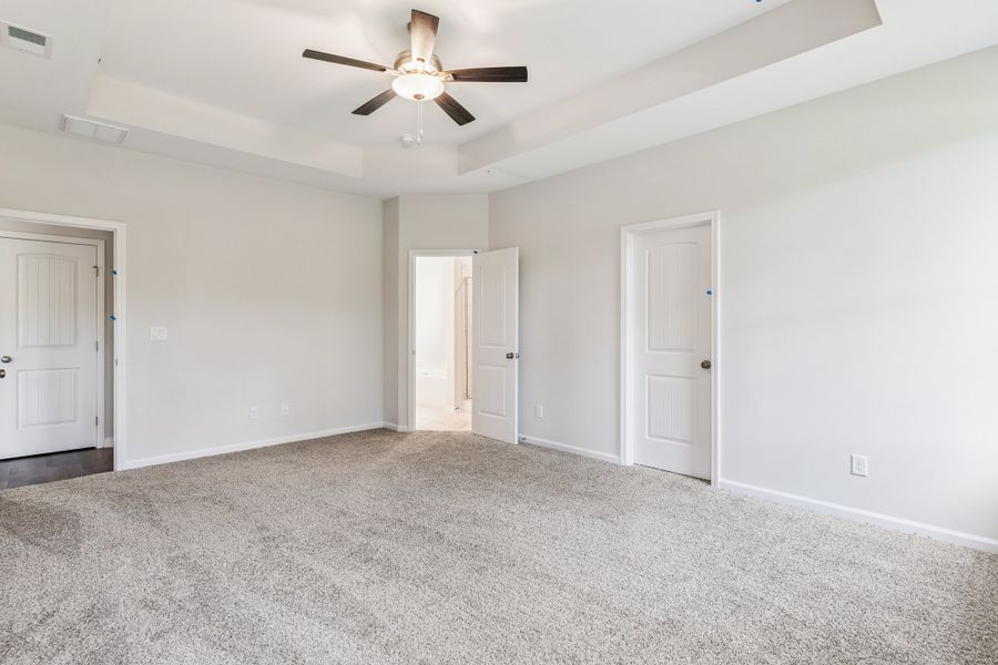 Representative unfurnished interior of a home built from the The Athens + Bonus Room by Smith Family Homes in NorthShore on the St. Marys River, Kingsland (Image 17).