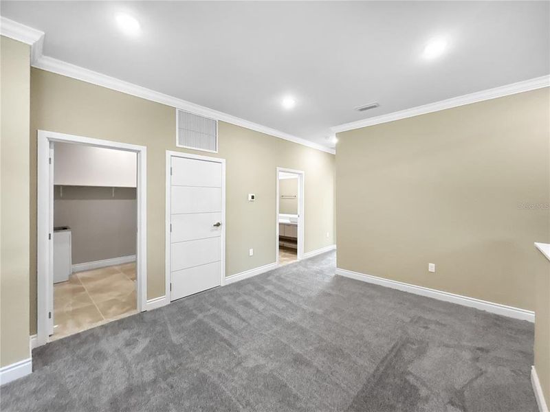 Spacious, unfurnished interior of a new home in , Davenport (Image 22).