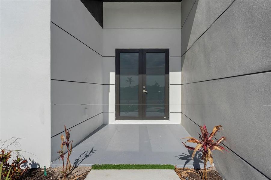 Exterior details and patio area of a home in , Cape Coral (Image 29). Exterior details and patio area of a home in , Cape Coral (Image 29).