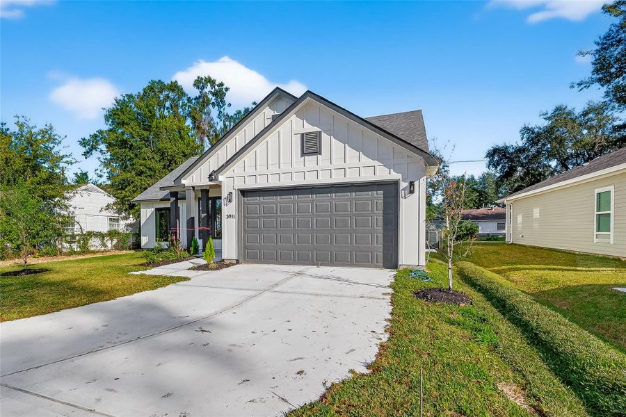 Front exterior of a new home in , Houston, TX, highlighting curb appeal (Image 17). Front exterior of a new home in , Houston, TX, highlighting curb appeal (Image 17).