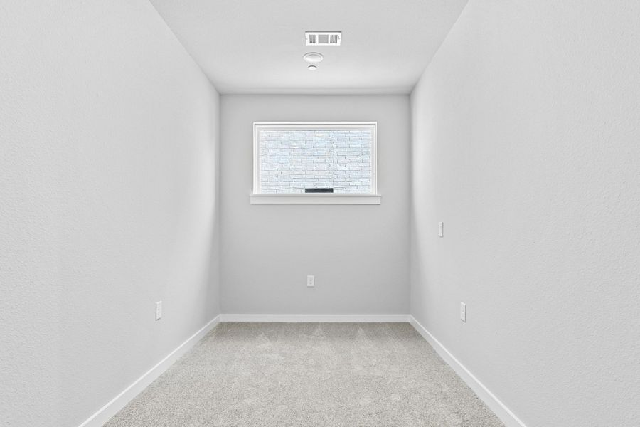 Spacious, unfurnished interior of a new home in Ten Mile Creek, Celina (Image 34).