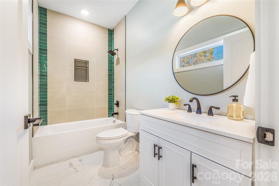 Tub with great tile installation