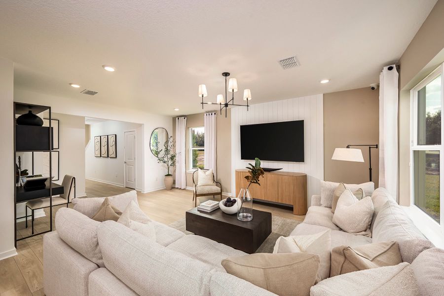 Representative furnished interior of a home built from the Pinecrest by Pulte Homes in Riverwood, Zephyrhills (Image 20).