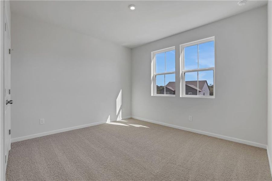 Spacious, unfurnished interior of a new home in Cambridge at Steels Bridge, Canton (Image 21).