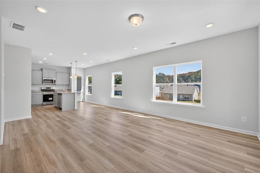 Spacious, unfurnished interior of a new home in Longbrooke, Rome (Image 17).