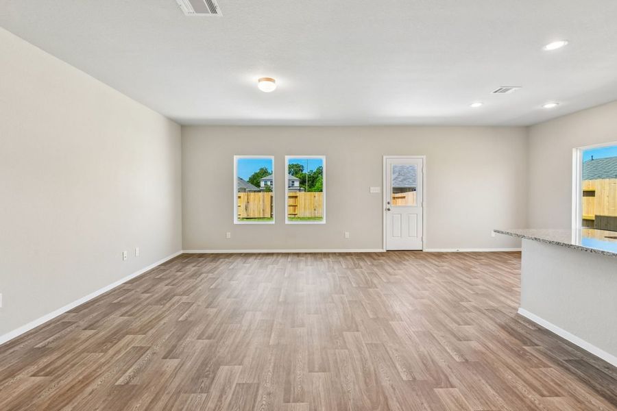 Spacious, unfurnished interior of a new home in Colony at Pinehurst, Pinehurst (Image 11).