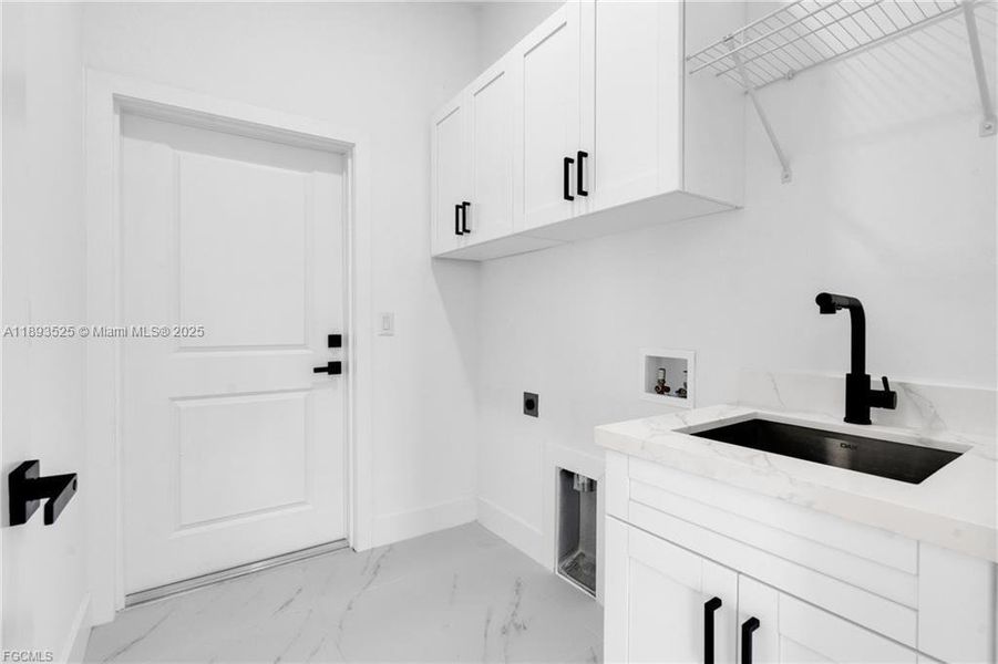 Furnished interior view inside a new home in , Lehigh Acres (Image 9). Furnished interior view inside a new home in , Lehigh Acres (Image 9).