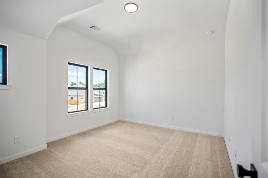 Spacious, unfurnished interior of a new home in Colton, Montgomery (Image 40).