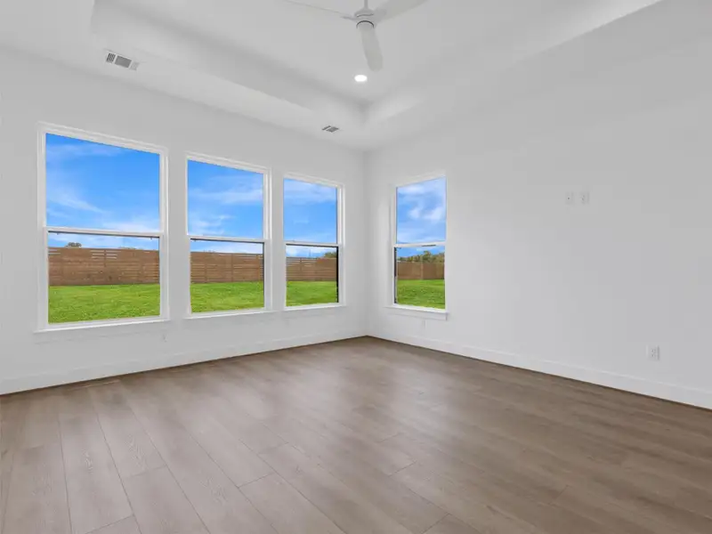 Spacious, unfurnished interior of a new home in , Smithville (Image 24).